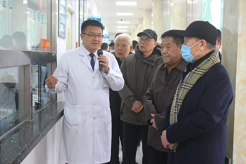 �h�����I(l��ng)̽���B(y��ng) �y�l(f��)�����\�����������f���˴��x���ݸɲ���һ�h֧�����M(j��n)�|���o(h��)��Ժ�{(di��o)��